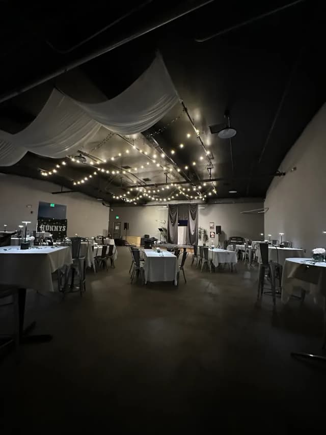 Hunny's Restaurant & Bar