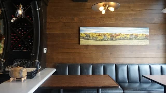 LoLo American Kitchen and Craft Bar