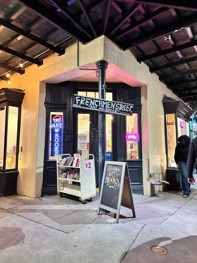 Frenchmen Art & Books