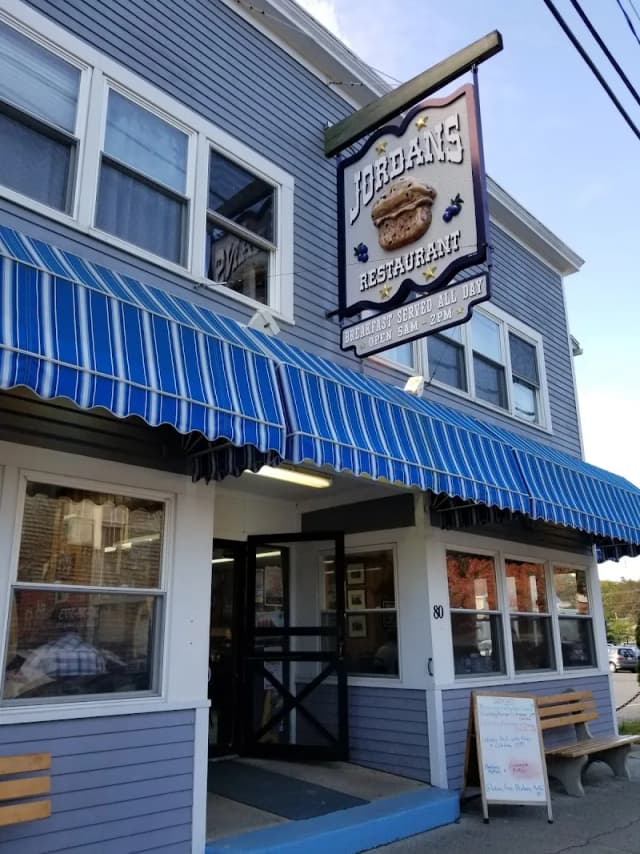 Jordan's Restaurant - Breakfast - Lobster Rolls - Burgers - Pancakes - Sandwiches