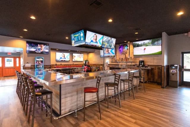 Dirty Birdies Sports Bar & Grill