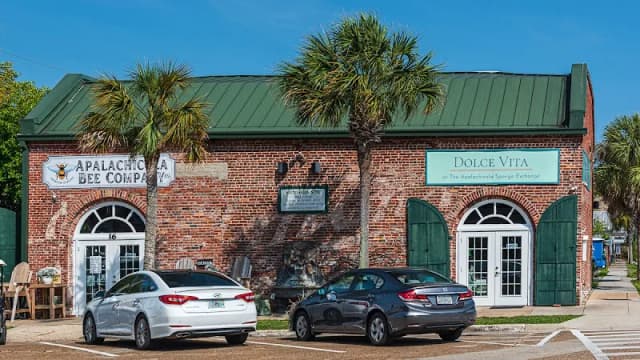 Dolce Vita at the Apalachicola Sponge Exchange