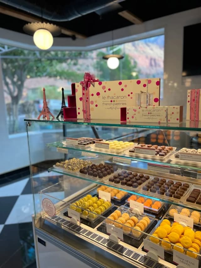 Le Macaron French Pastries Zion