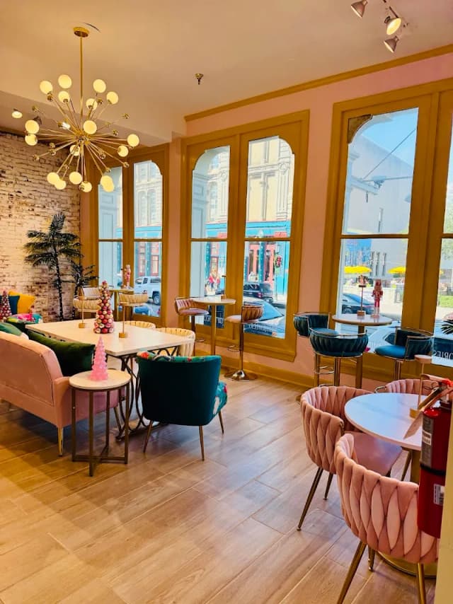 Belle's Bubbly Bar and Boutique