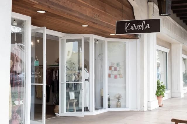 Kariella and The Men's Den™