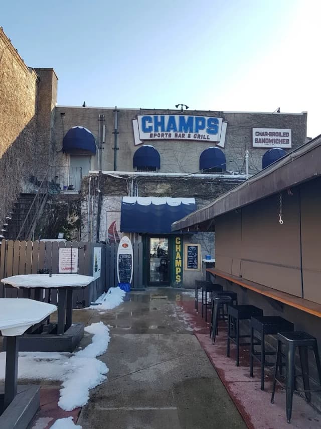 Champs Sports Bar & Grill