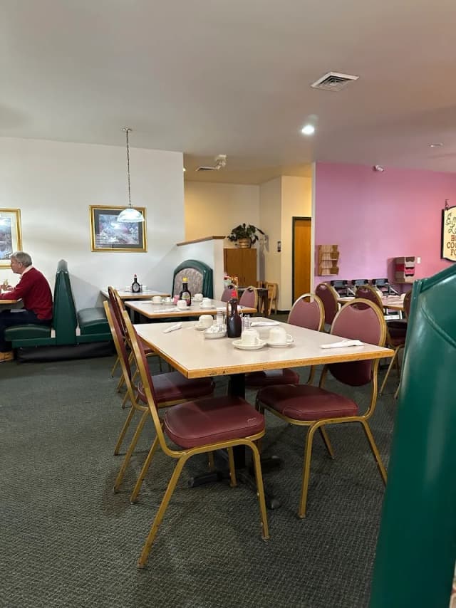 Emmy Lou's Café