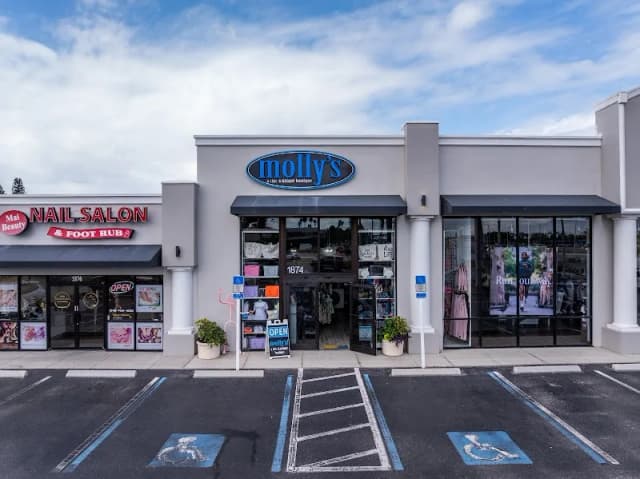 Molly's - A Chic and Unique Boutique