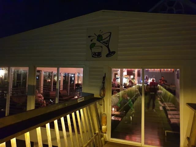Harbor Lounge