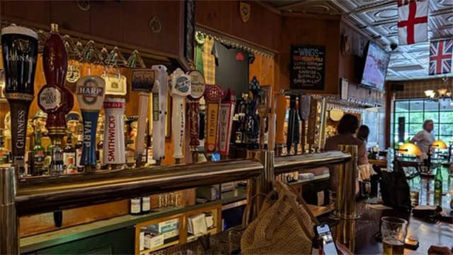 Six Pence Pub