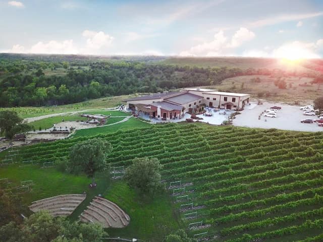 Liquid Art Winery & Restaurant