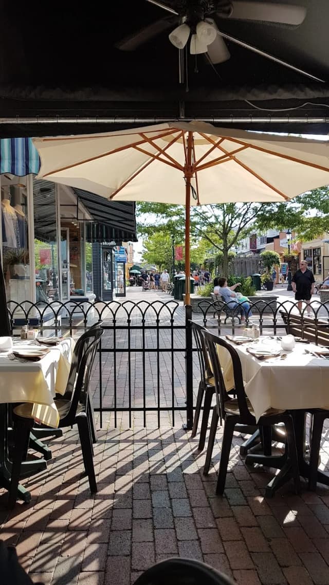 A Ca Mia Ristorante, Bakery & Coffee
