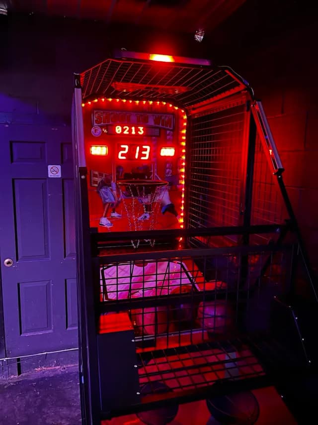 Hucky's Pool and Daiquiris