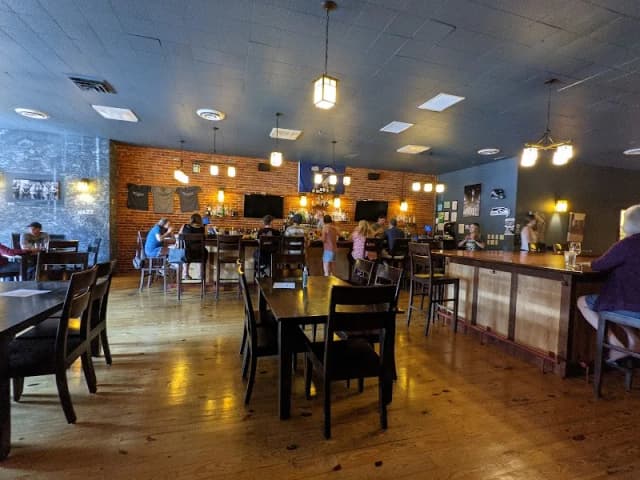 Public House 124