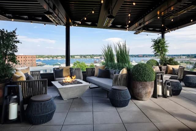 Luna Rooftop Bar