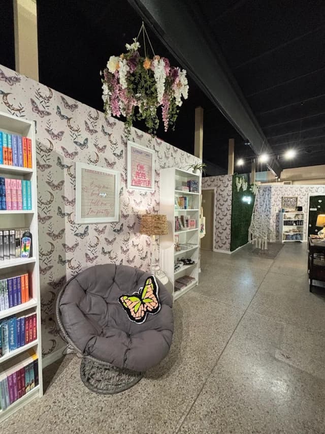 Midnight Moon Books & Boutique