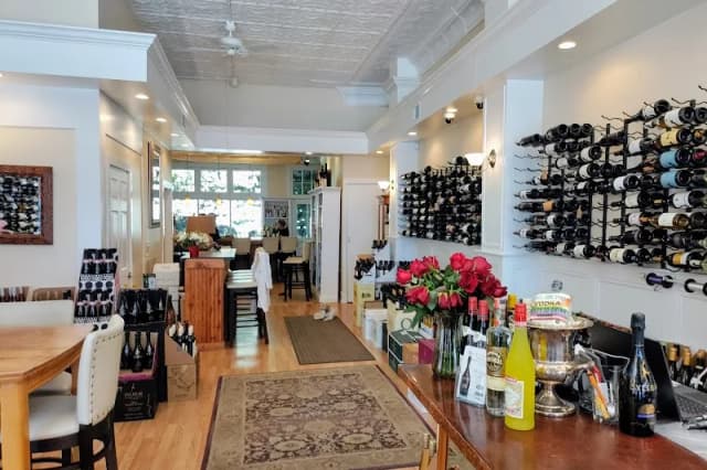 Jamie's Wine Studio of Galena