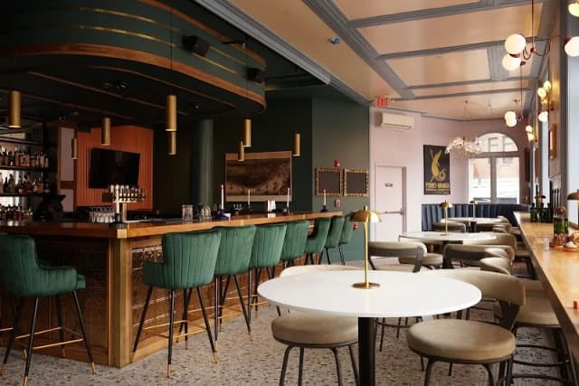 Marquis Lounge