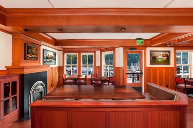 HarborView Bistro and Bar