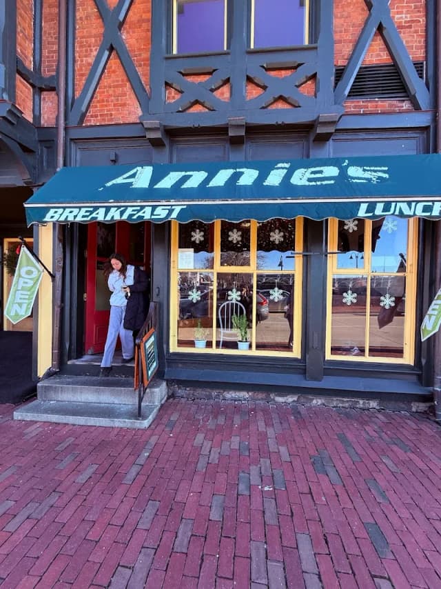 Annie's