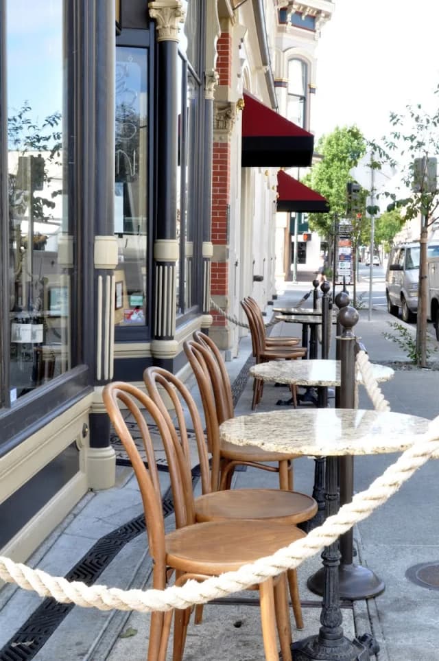 Bounty Hunter Wine Bar & Smokin' BBQ