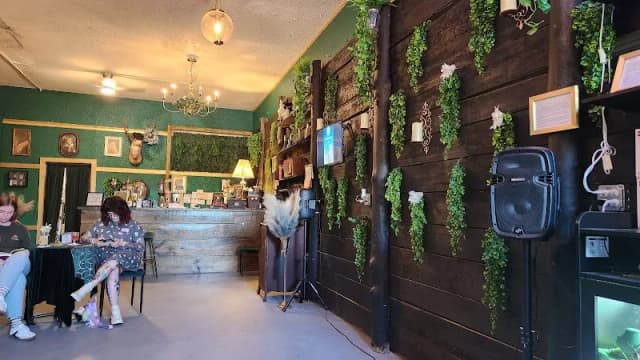 The Emerald Vine Room