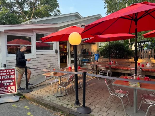 Cafe This Way