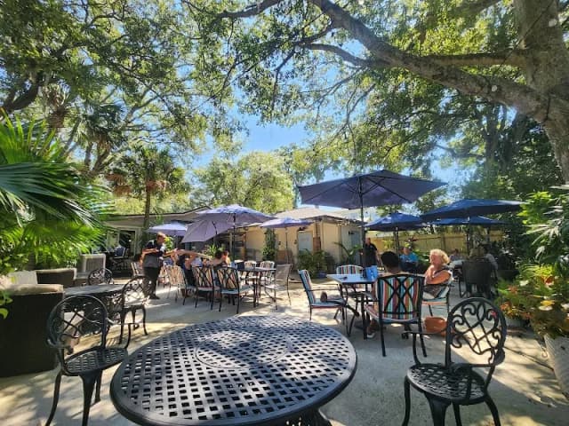 The Patio at 5th and Ash Restaurant