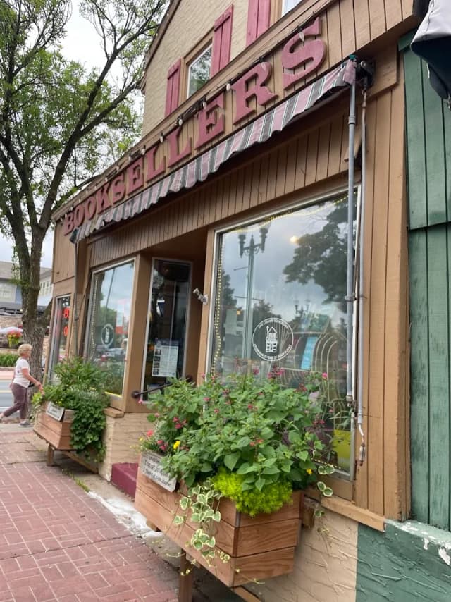 Lake Country Booksellers