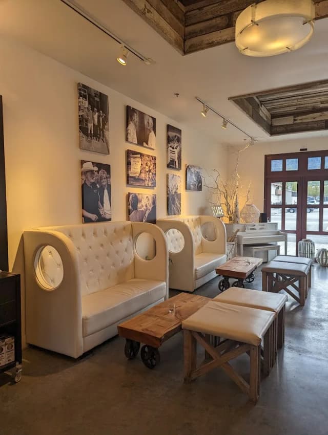 Icicle Ridge Winery: Downtown