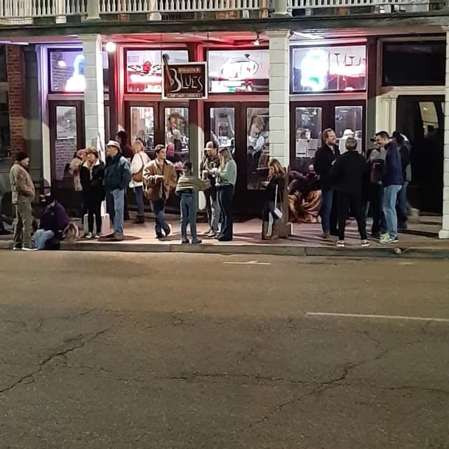 Andrew's Tavern-DiveBar