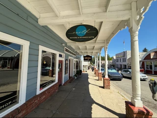 The Earth Store