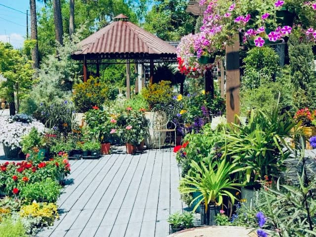 LowCo Garden Center