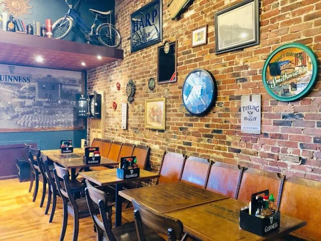 Leary's Landing Irish Pub