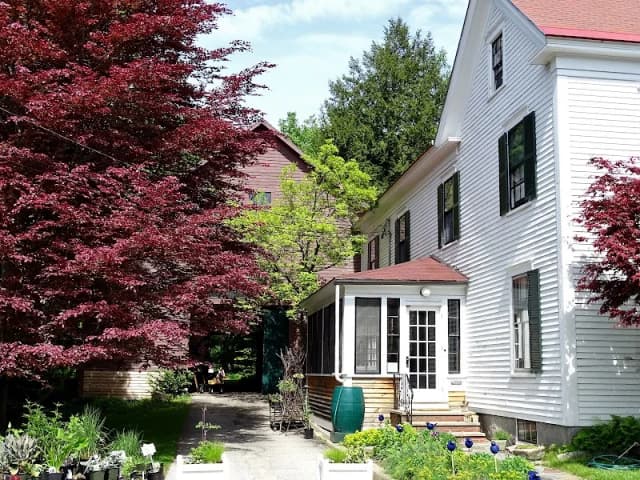 McLaughlin Garden