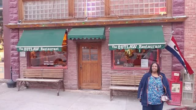 Outlaw Restaurant