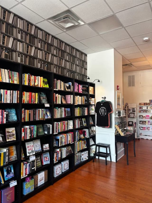 Howling Basset Books