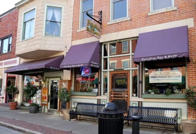 Paradise Bar & Grill