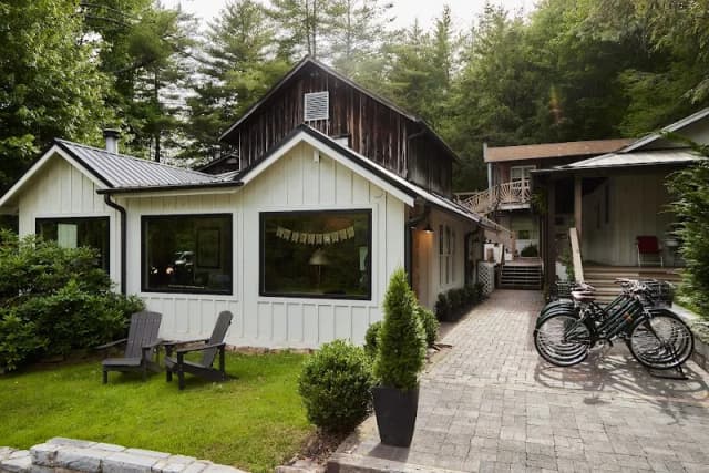 Outpost Inn Highlands