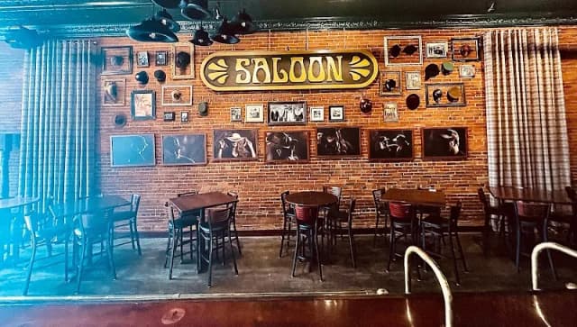 Mad Capper Saloon & Eatery