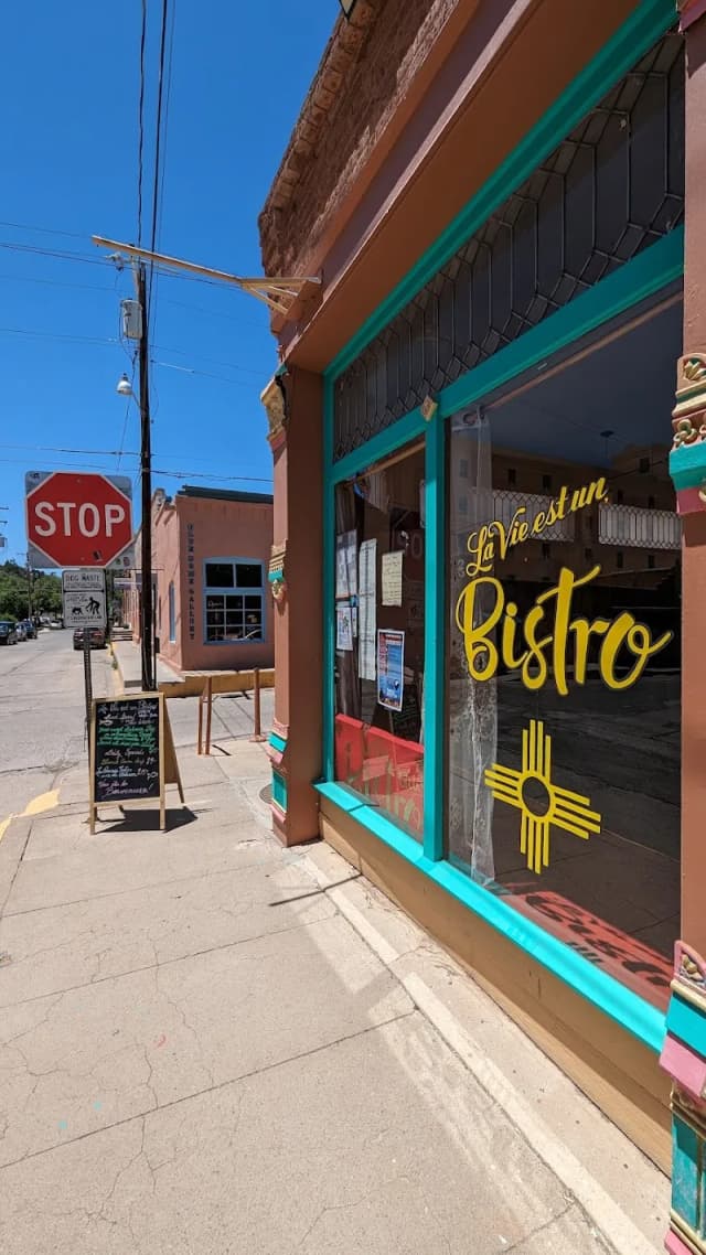 La Vie Est Un Bistro