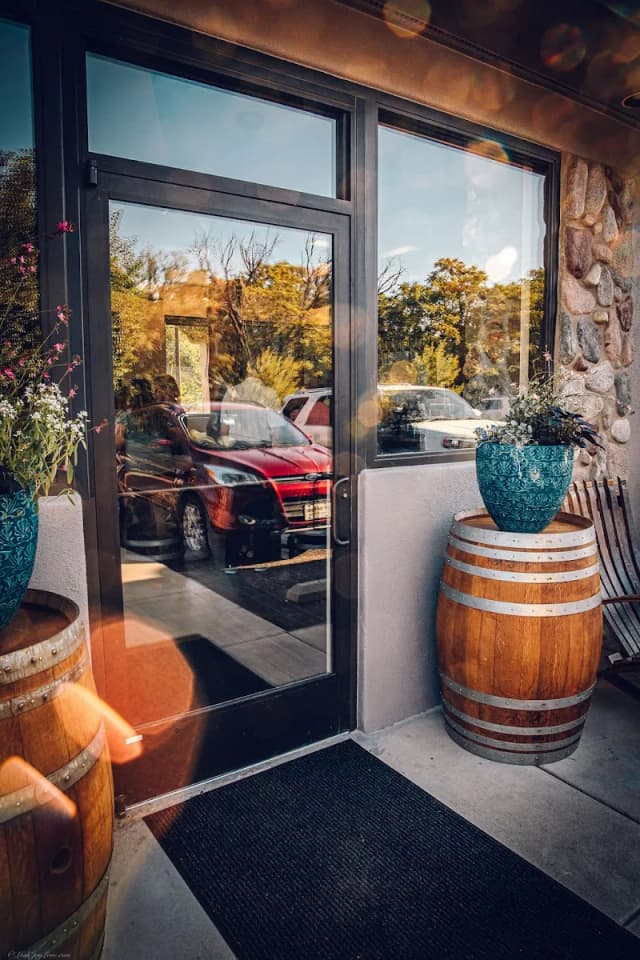 DA Vines Vineyard Wines & Bistro