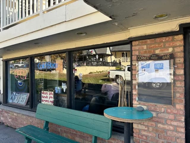Corner Bar and Grill