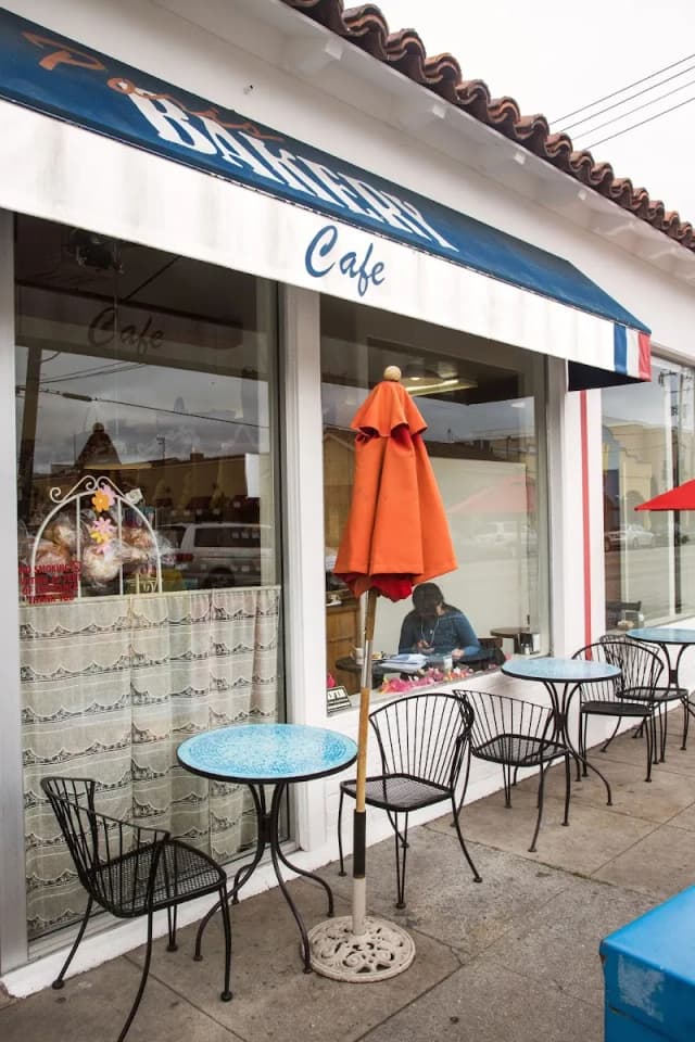 Paris Bakery Cafe